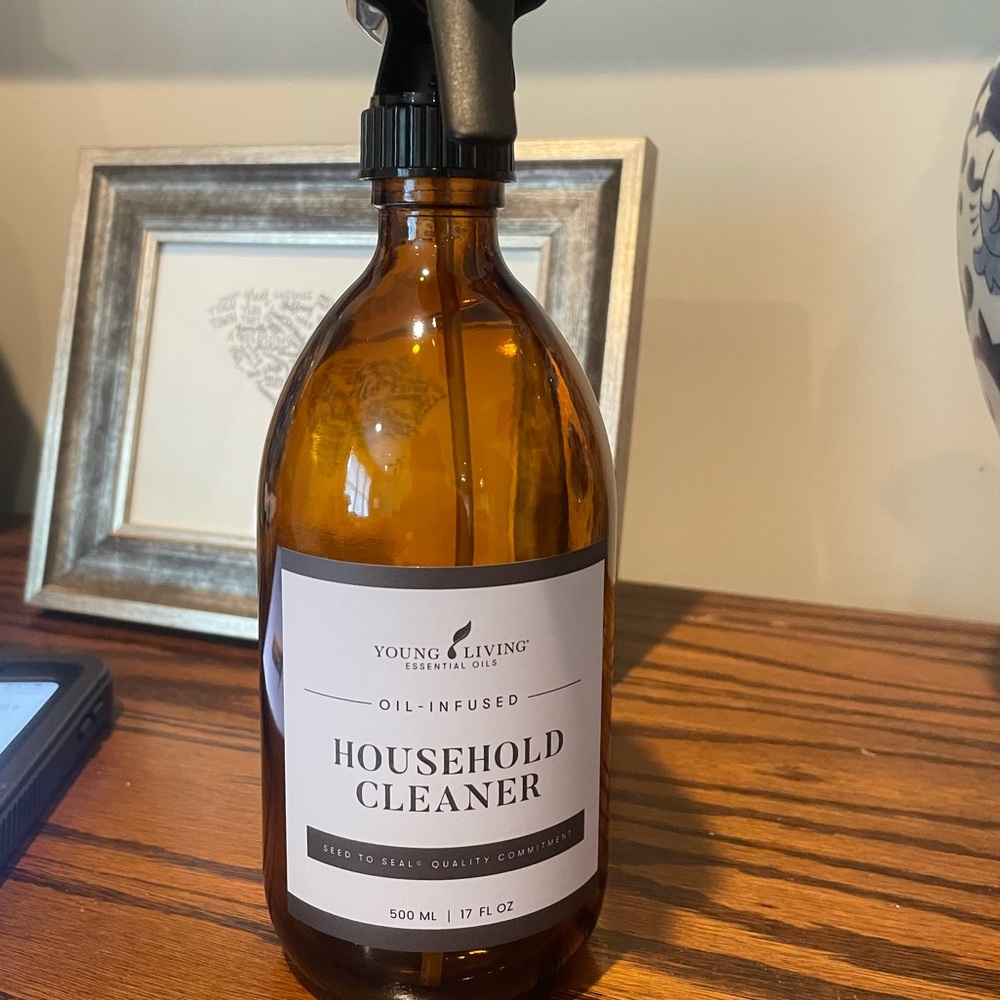 NWT Young Living Thieves household cleaner spray bottle. 500ml, 17 fl oz